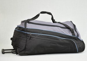 Сак пътна чанта с колелца и джобове